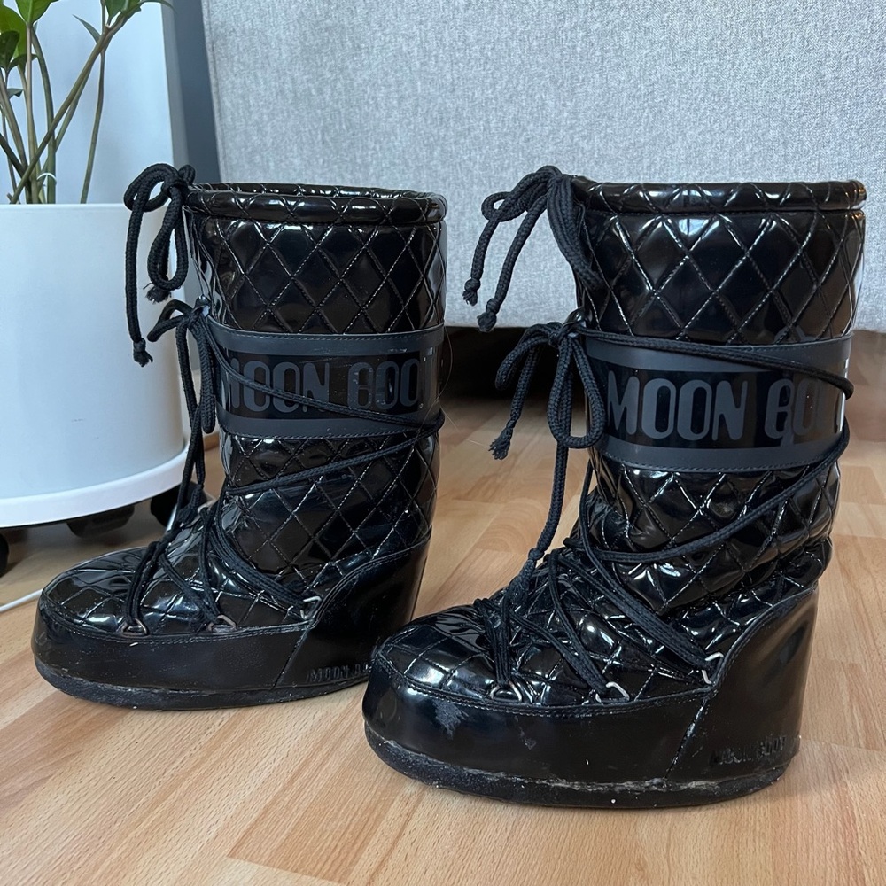 Moon Boot Women's Black Patent Quilted Lace-Up Winter Boots